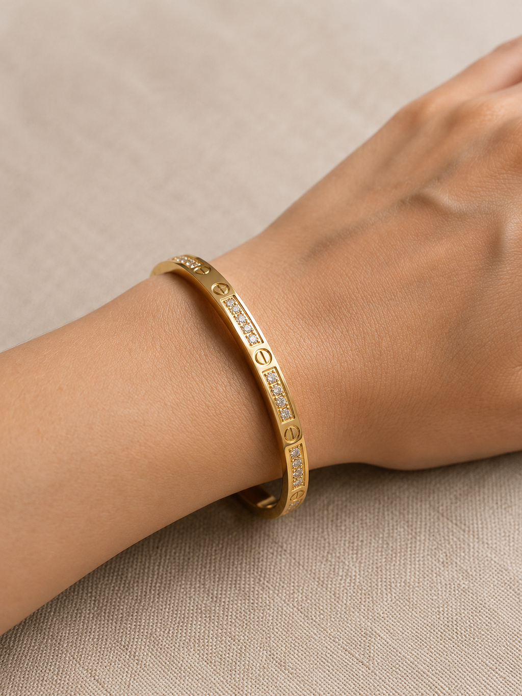 Halo Diamond gold bangel Bracelet