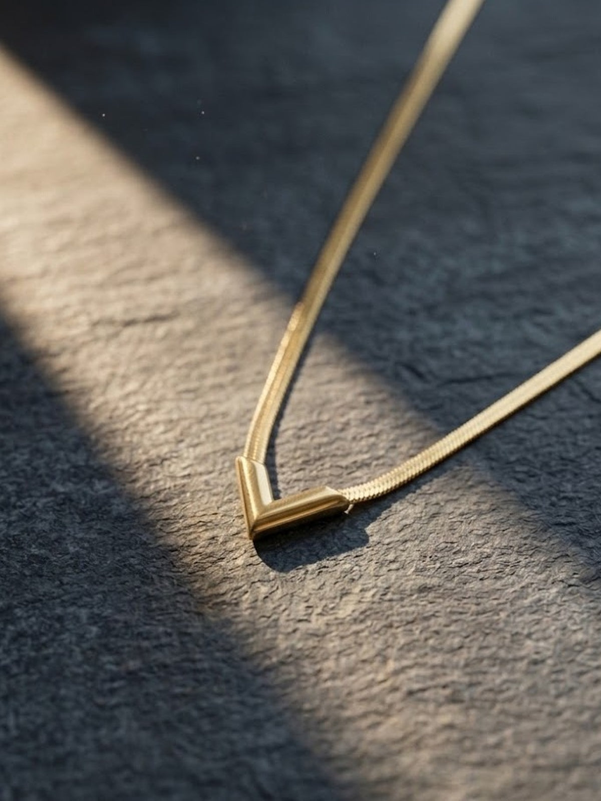 Classic V Curve Chain