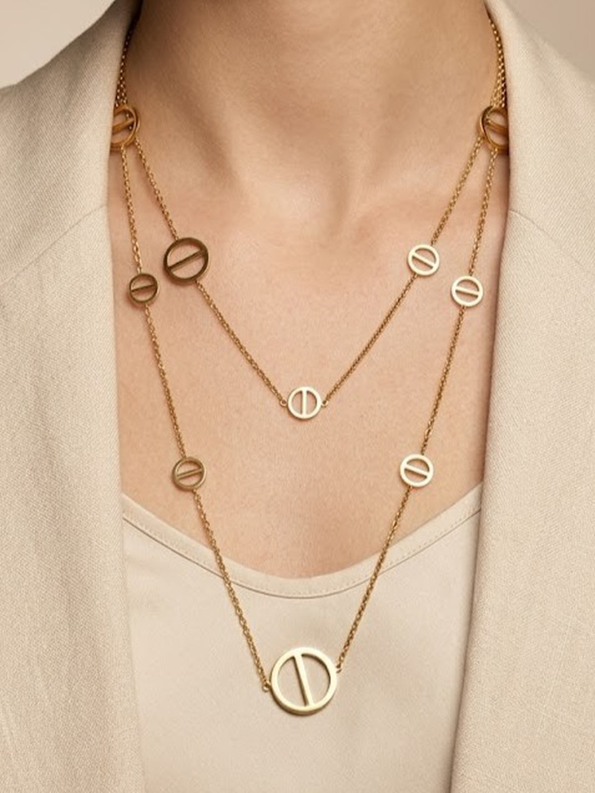 Circle charm layered necklace