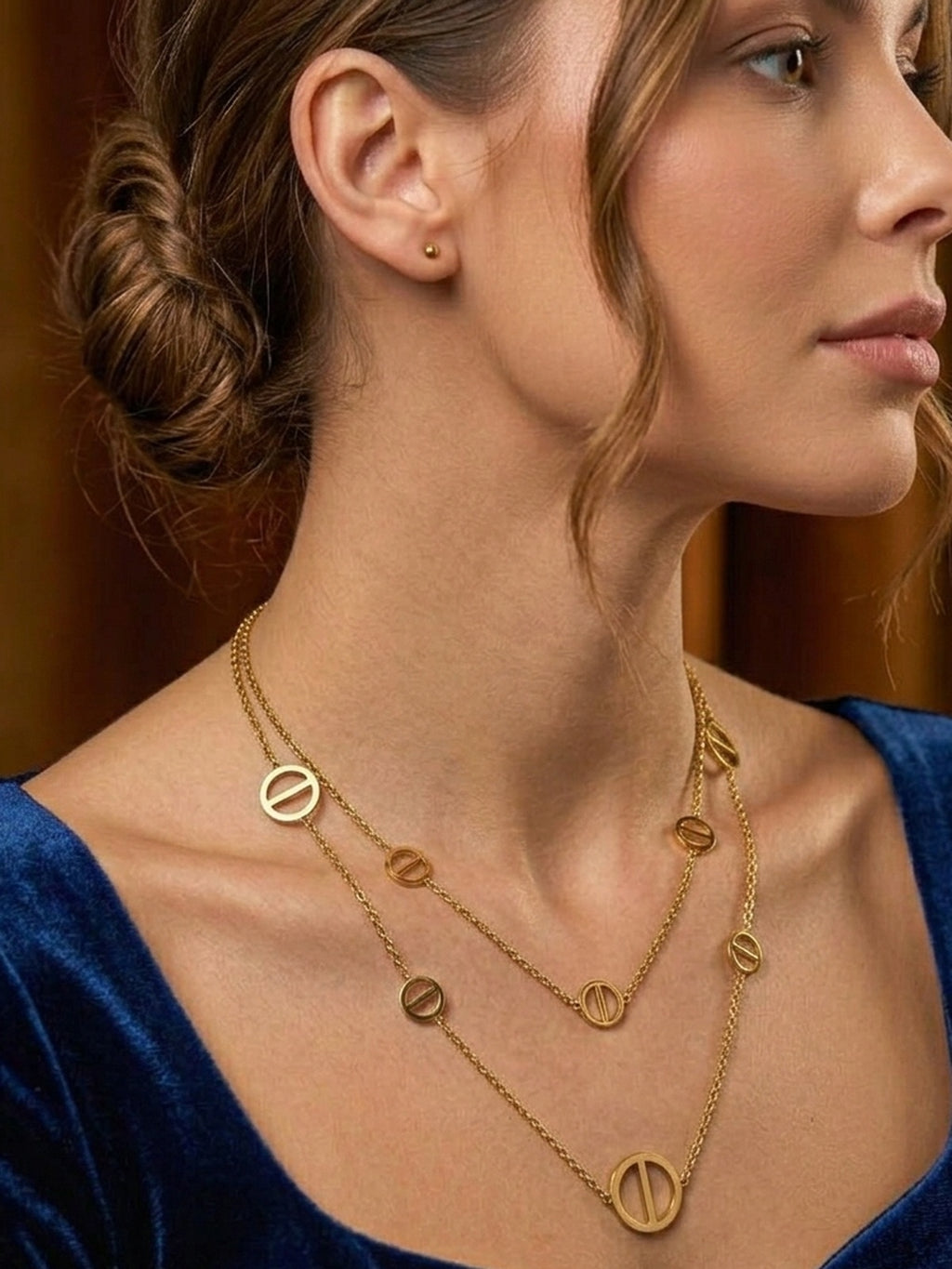 Circle charm layered necklace